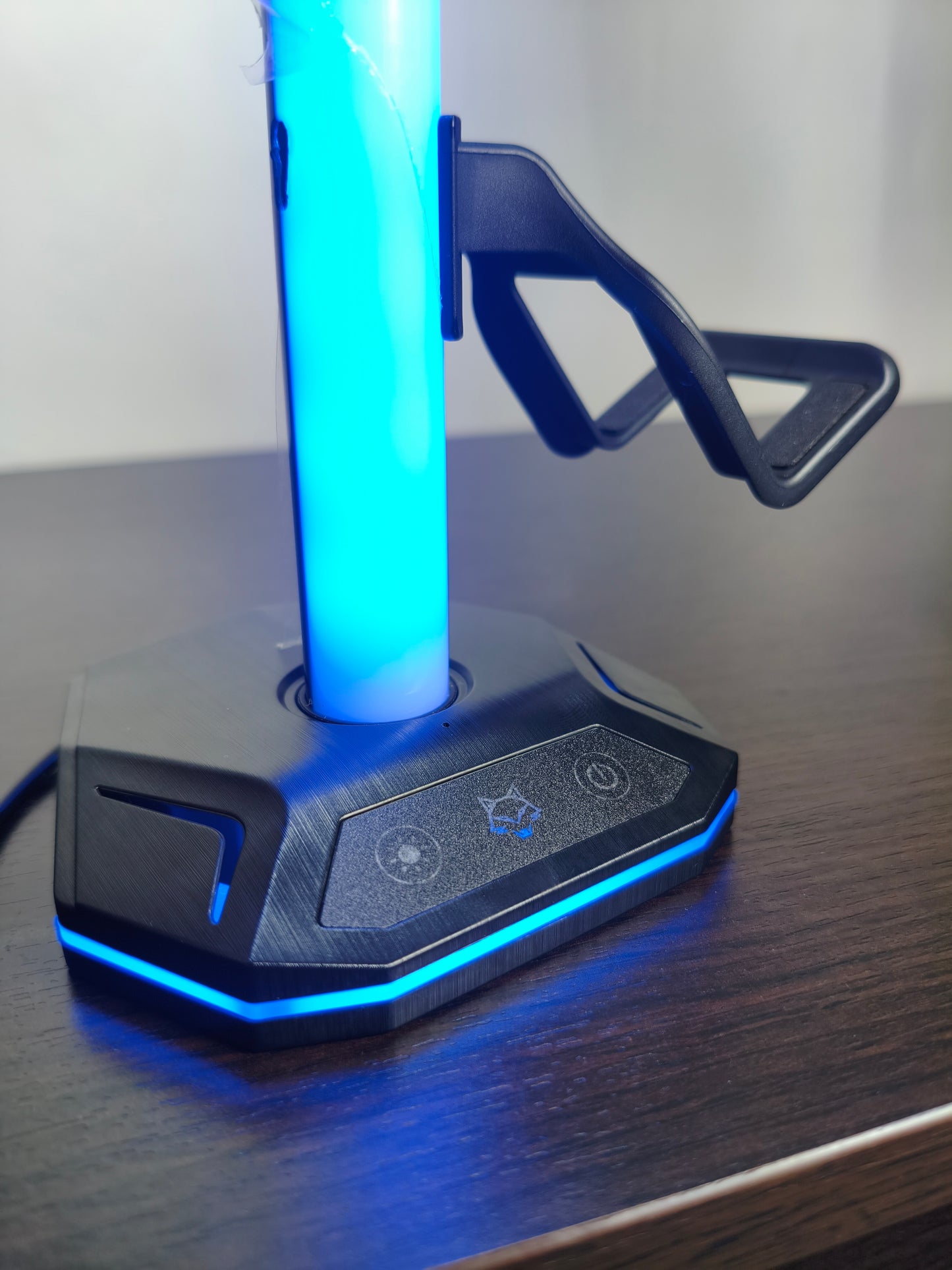 Soporte RGB + Hub para Audifonos y Controles